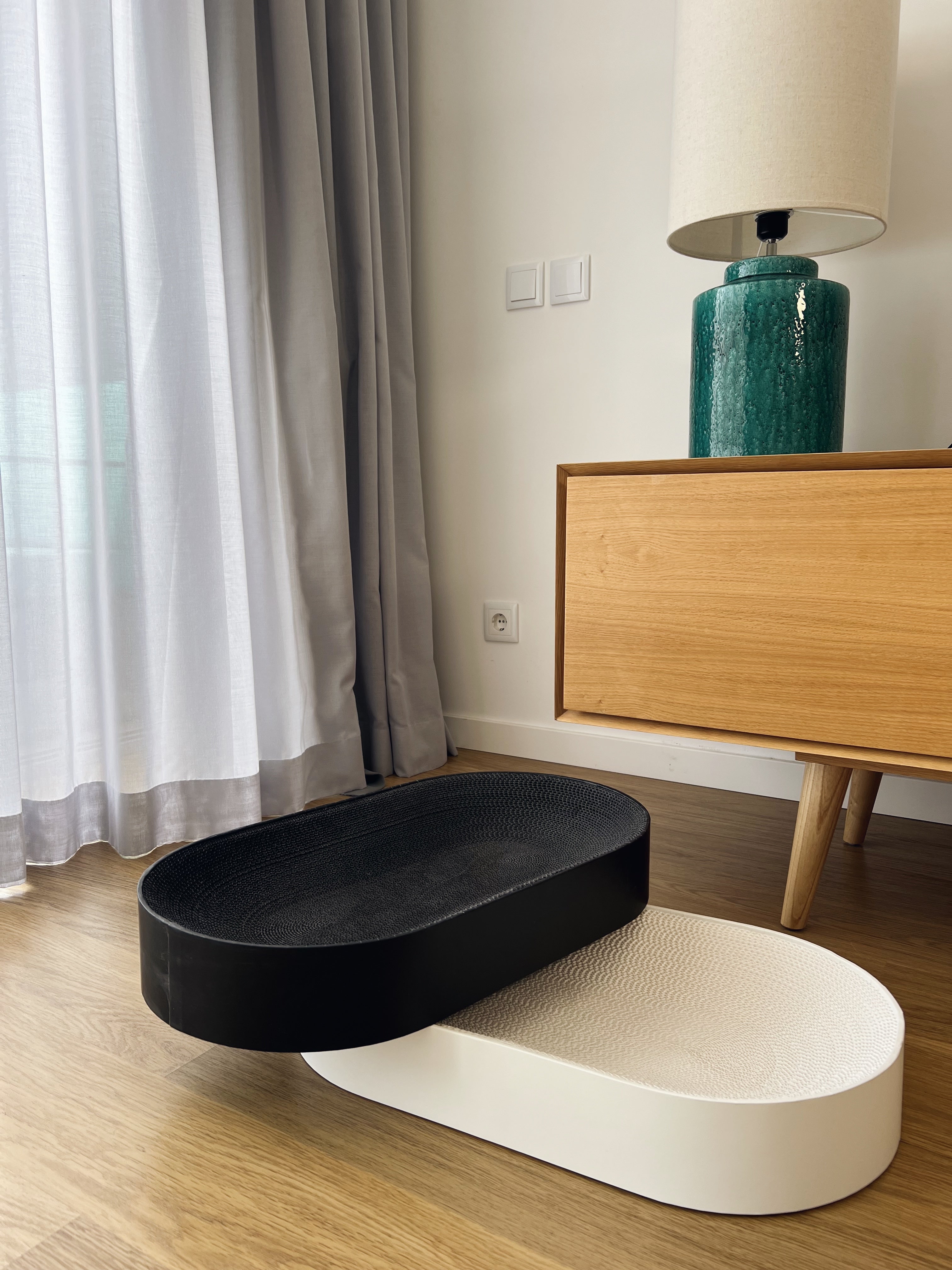 Eco-friendly oval cat scratcher made of cardboard