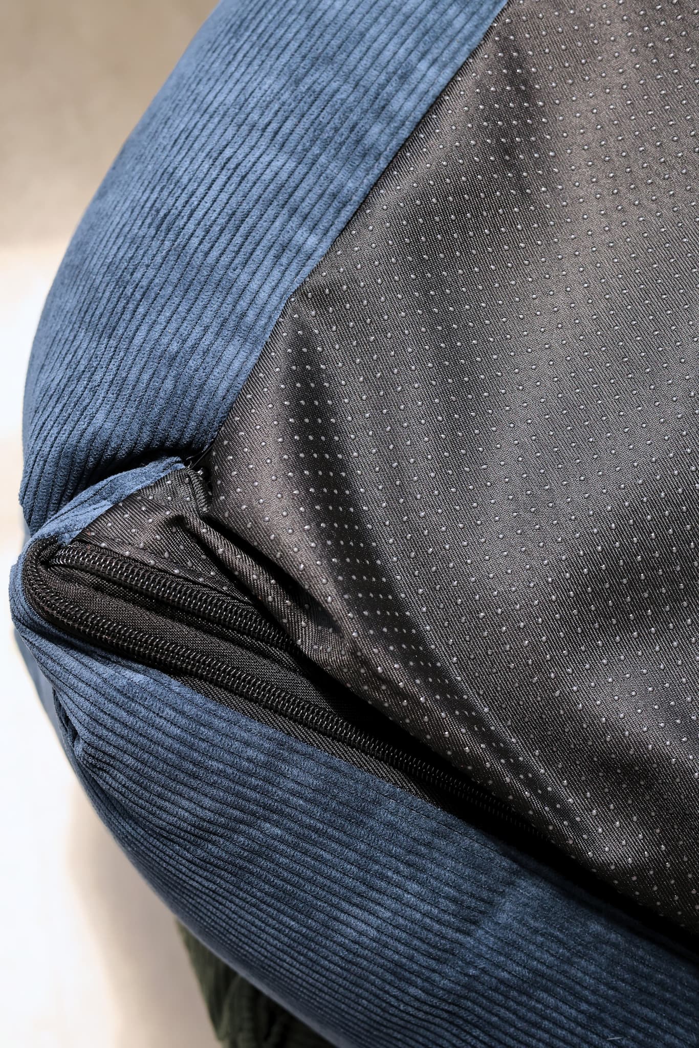 hidden heavy-duty bottom zippers keep dog teeth away