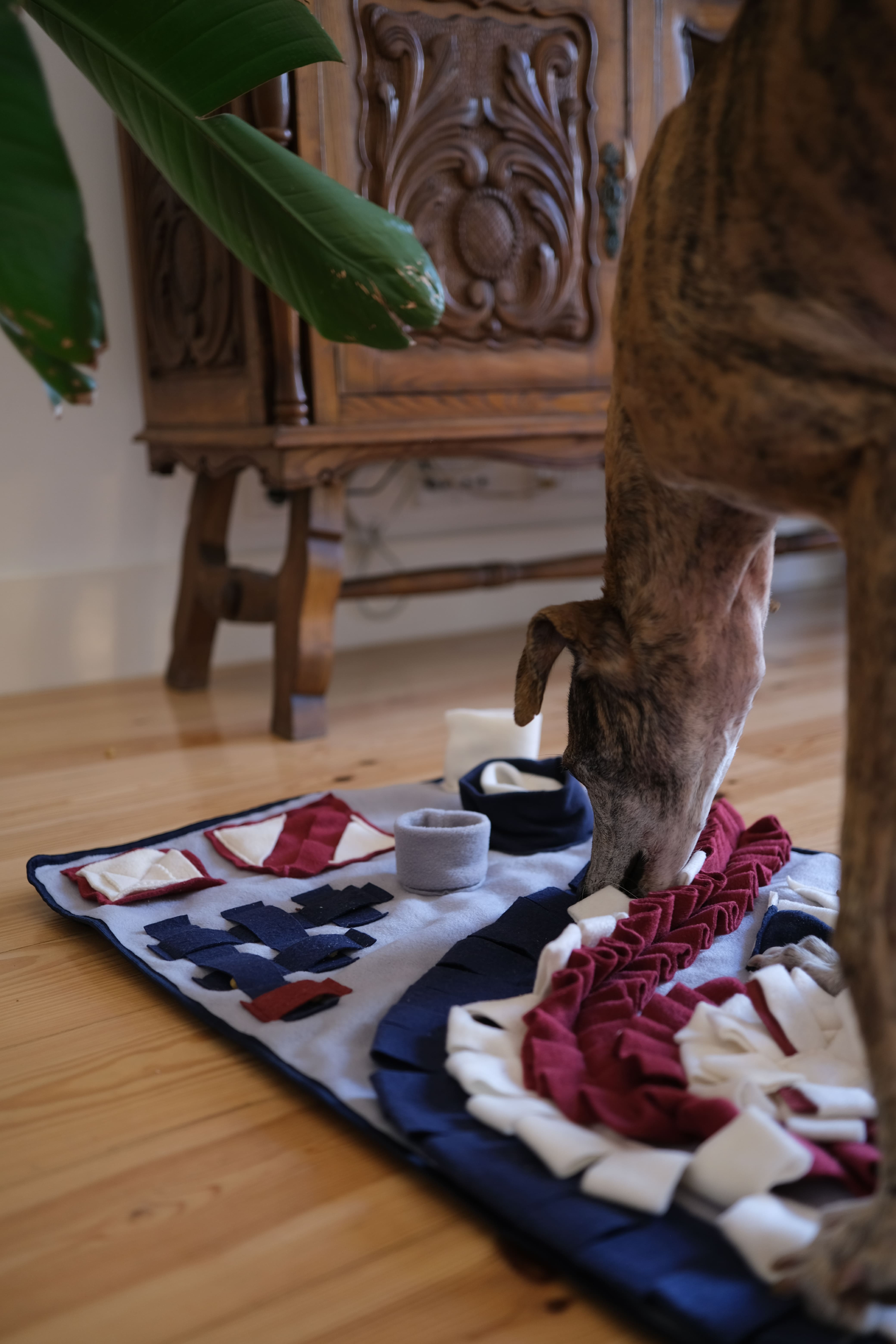 Interactive fleece snuffle mat for slow feeding